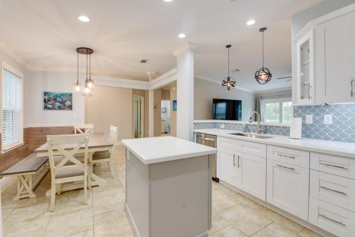 Loggerhead Lagoon - Modern Waterfront Home Pirates Cove Exteriör bild